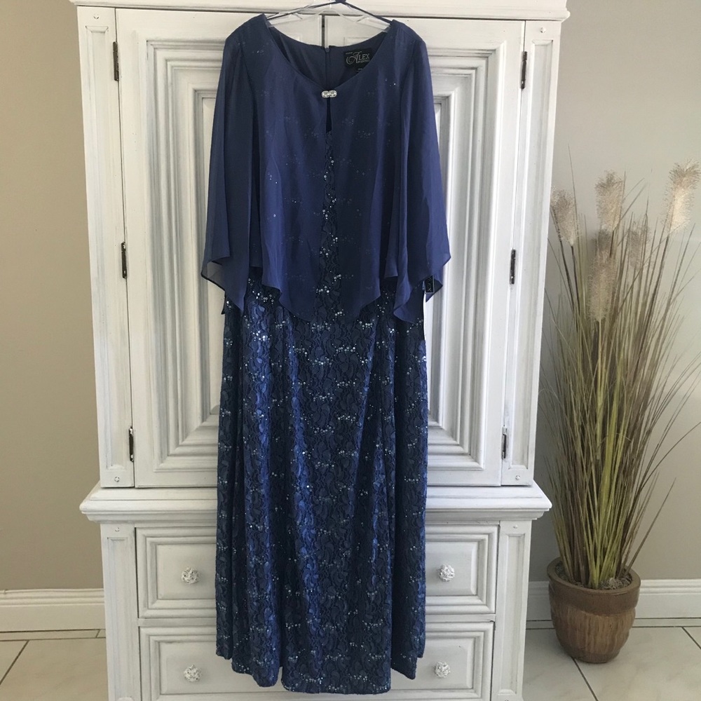 Formal dress. Mother of bride/groom dress